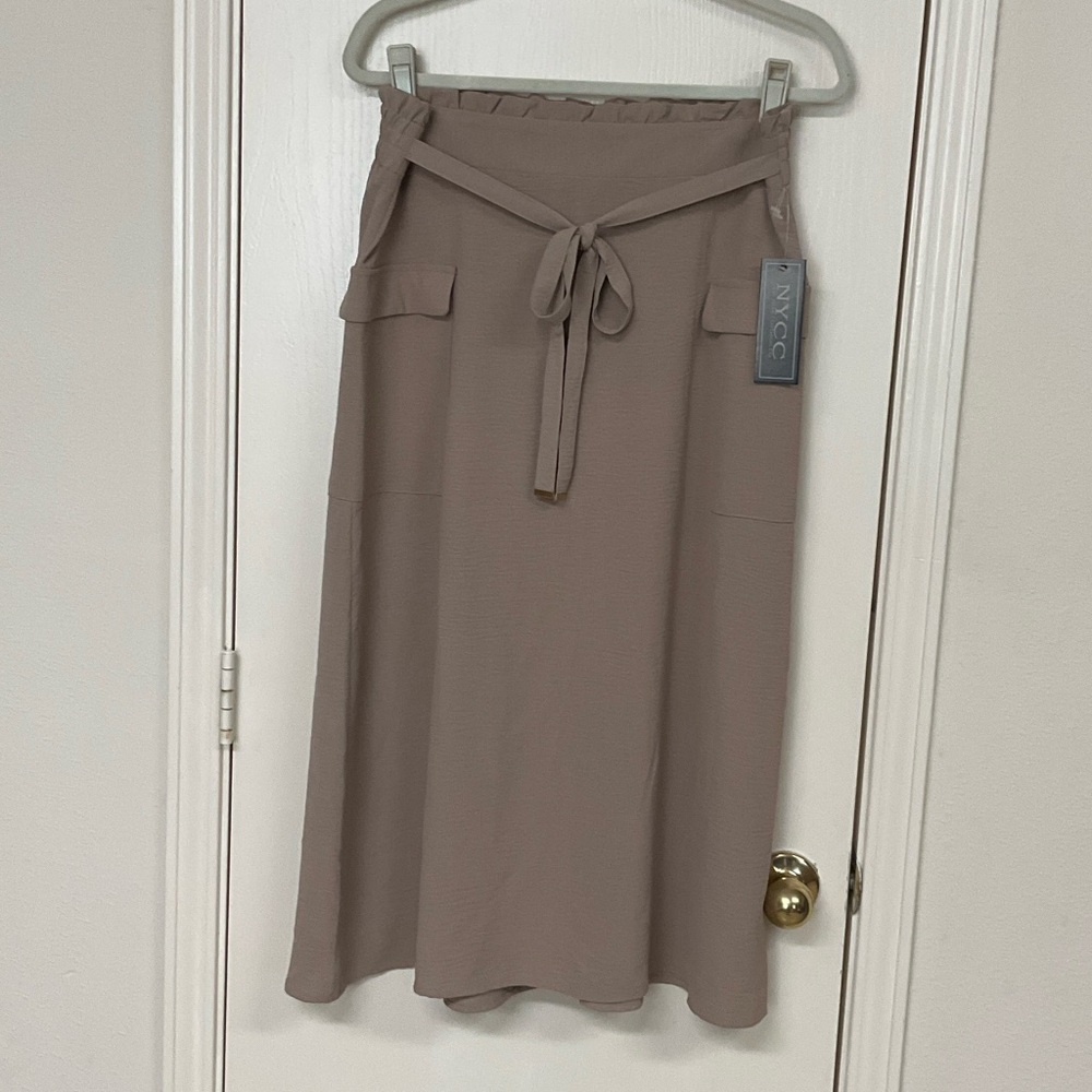 NYC Taupe Skirt with Tie Belt
